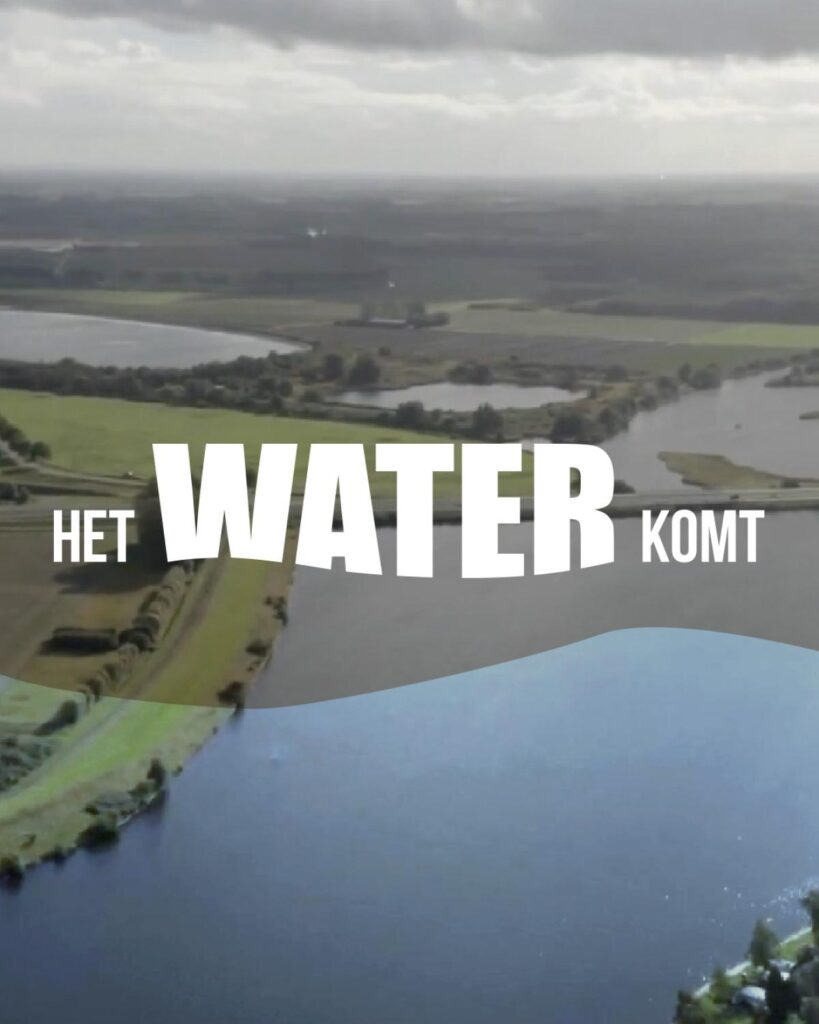 het water komt